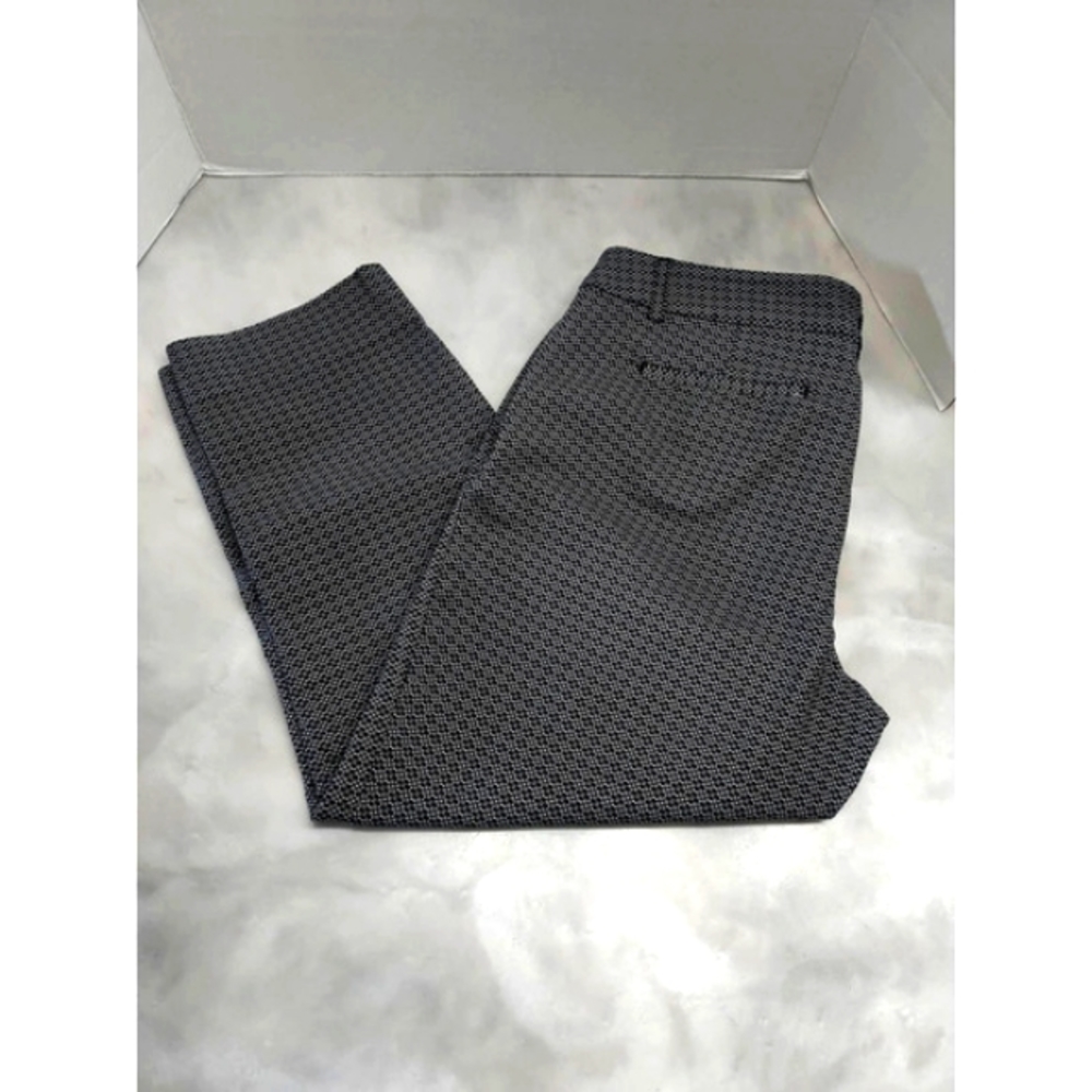 Hilary Radley Cropped Pants. Size 8